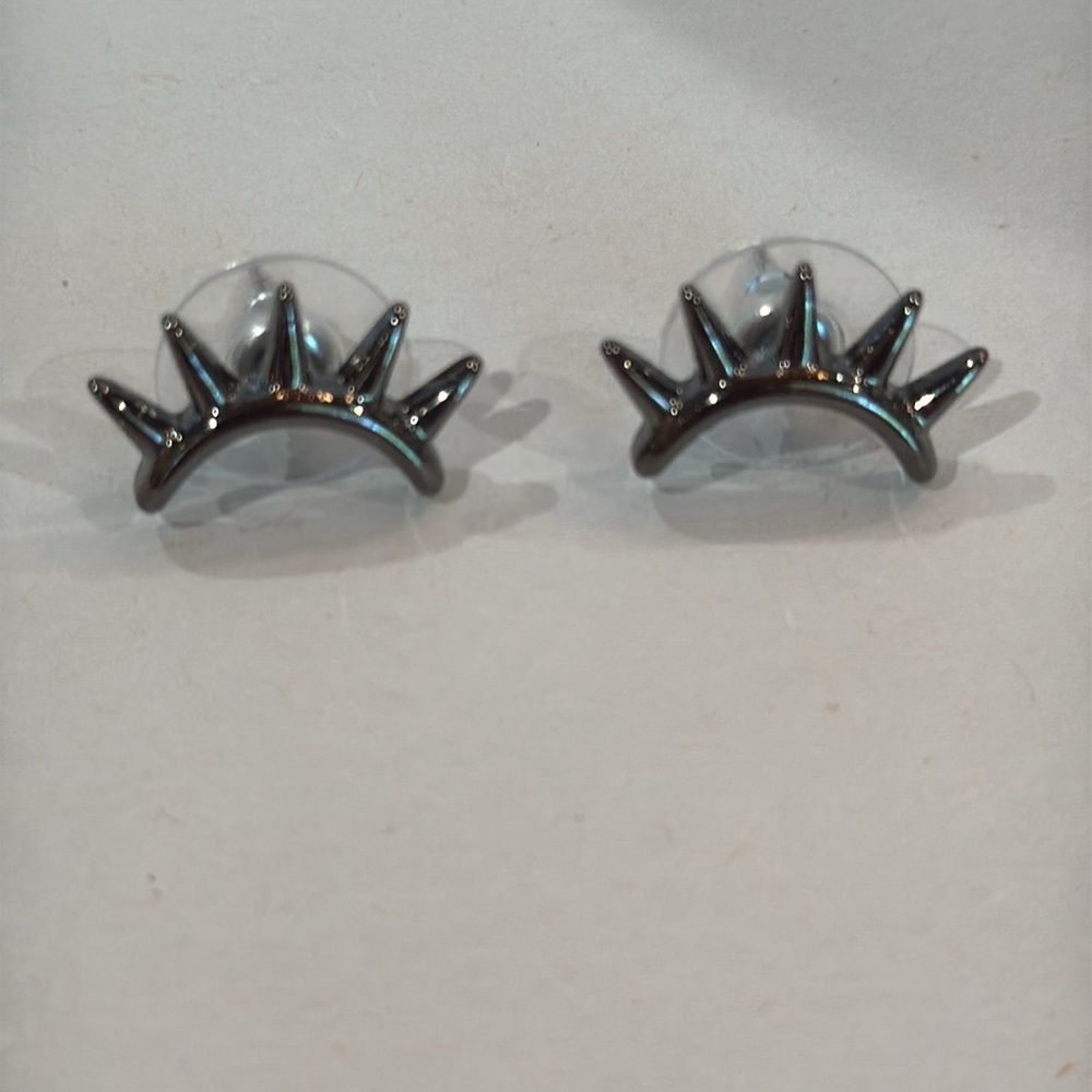 Kendra Scott studs - Picture 3 of 3